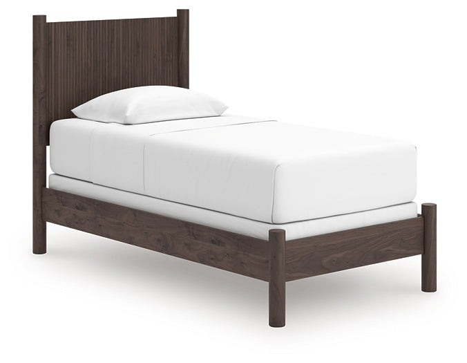 Pamytta Panel Bed